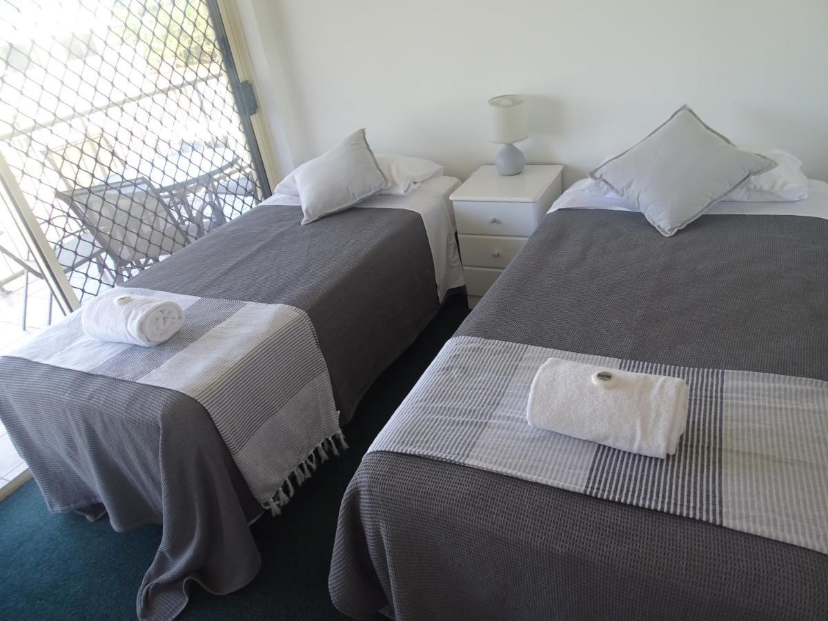 Alexander Beachfront Apartments Hervey Bay Kültér fotó